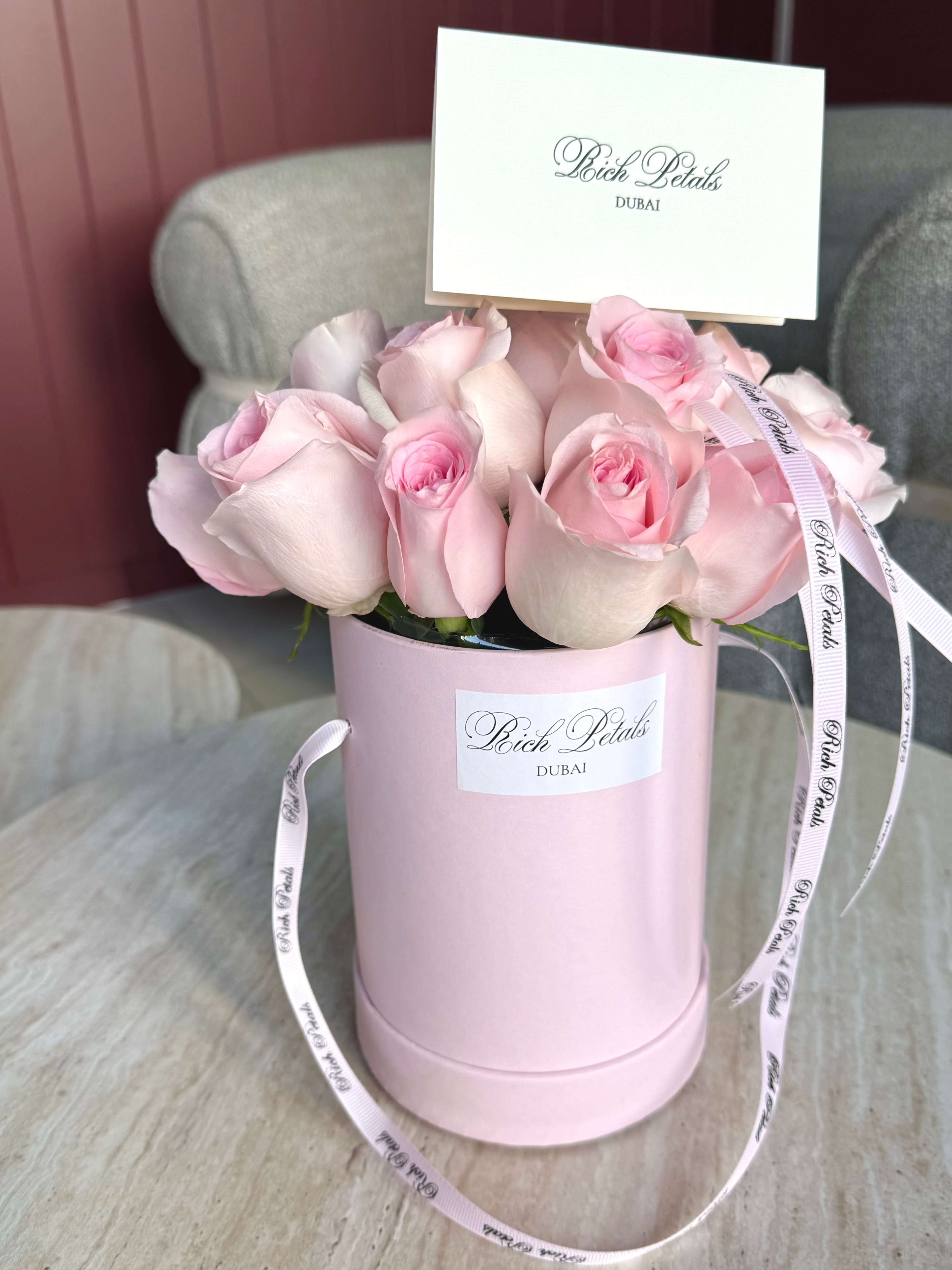 17 light pink roses Box xs