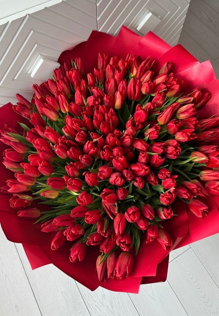 Big tulips bouquet