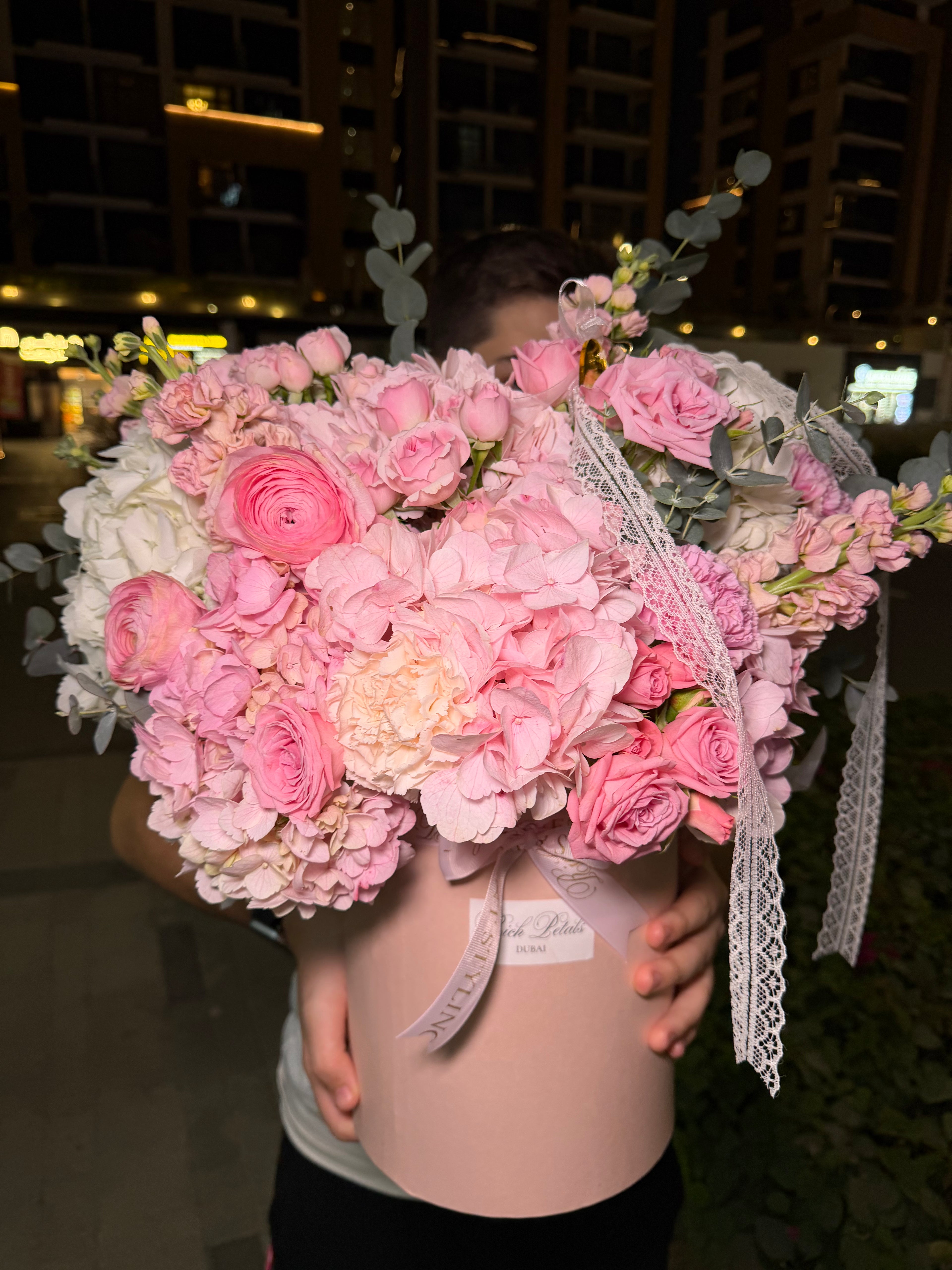 "Rich Petals" Flowers pink Box