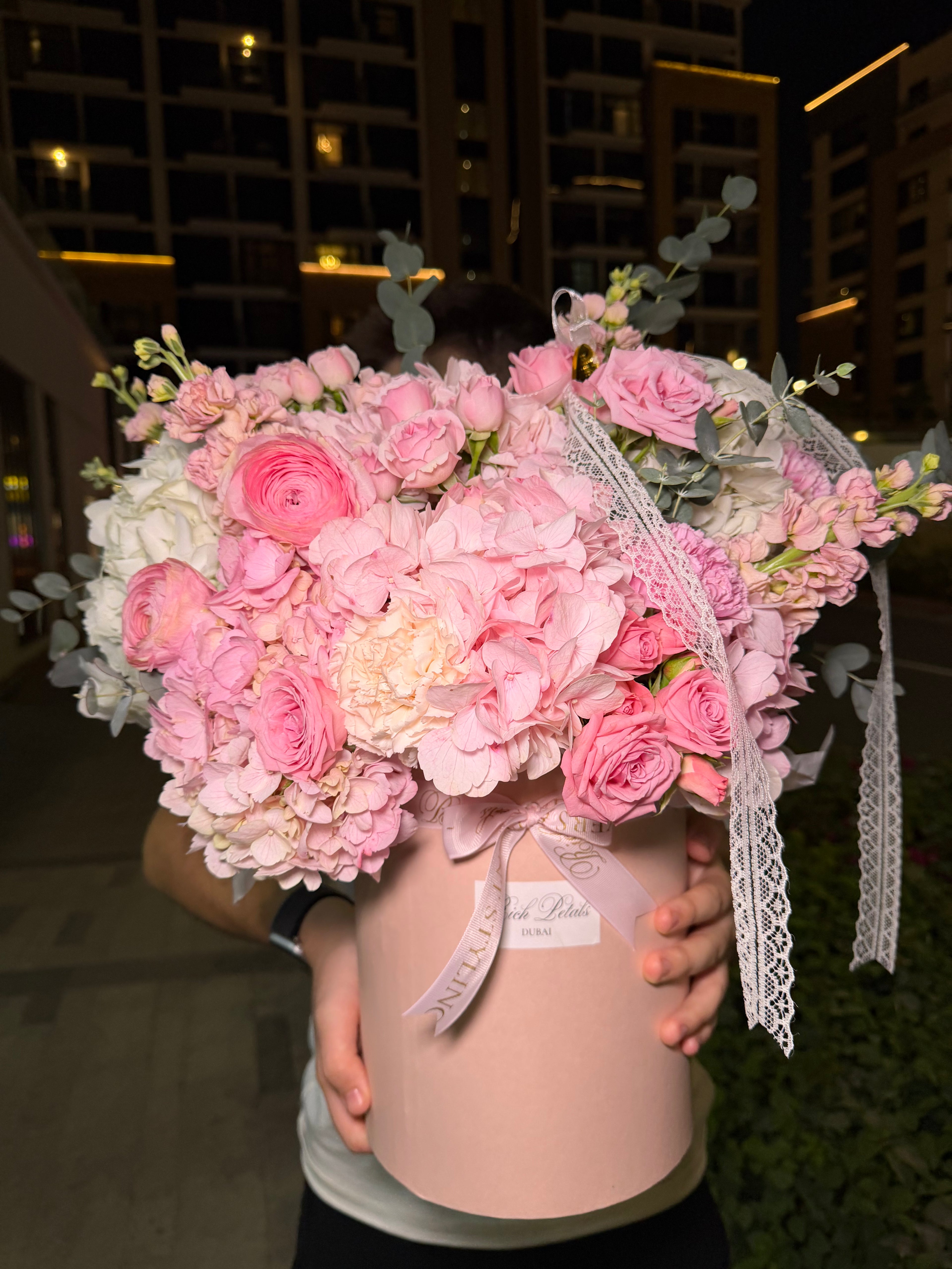 "Rich Petals" Flowers pink Box